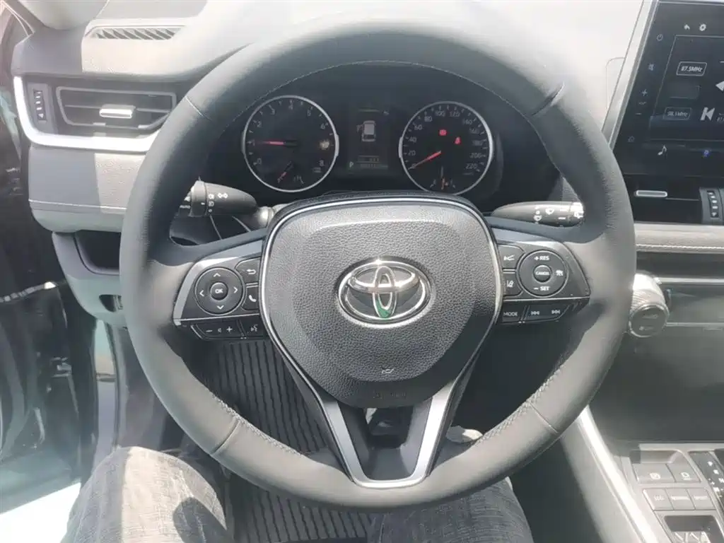 Toyota Wildlander 2022 2.0L CVT FWD Luxury PLUS Edition фото 11