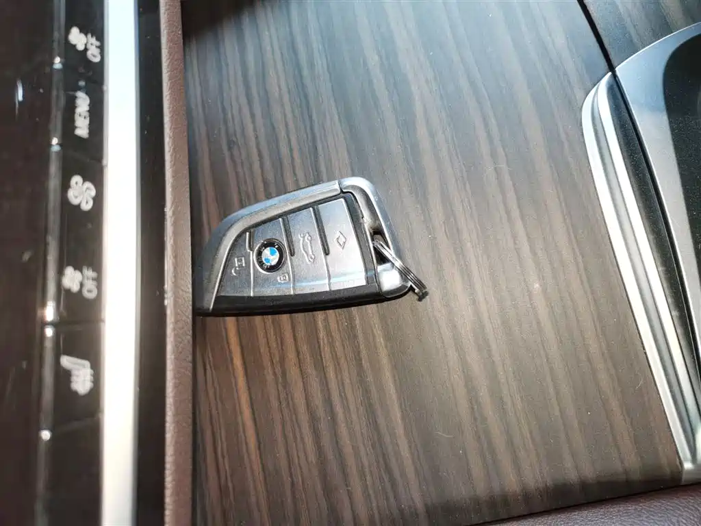 BMW 5 Series 2018 530Li xDrive Luxury Package фото 17