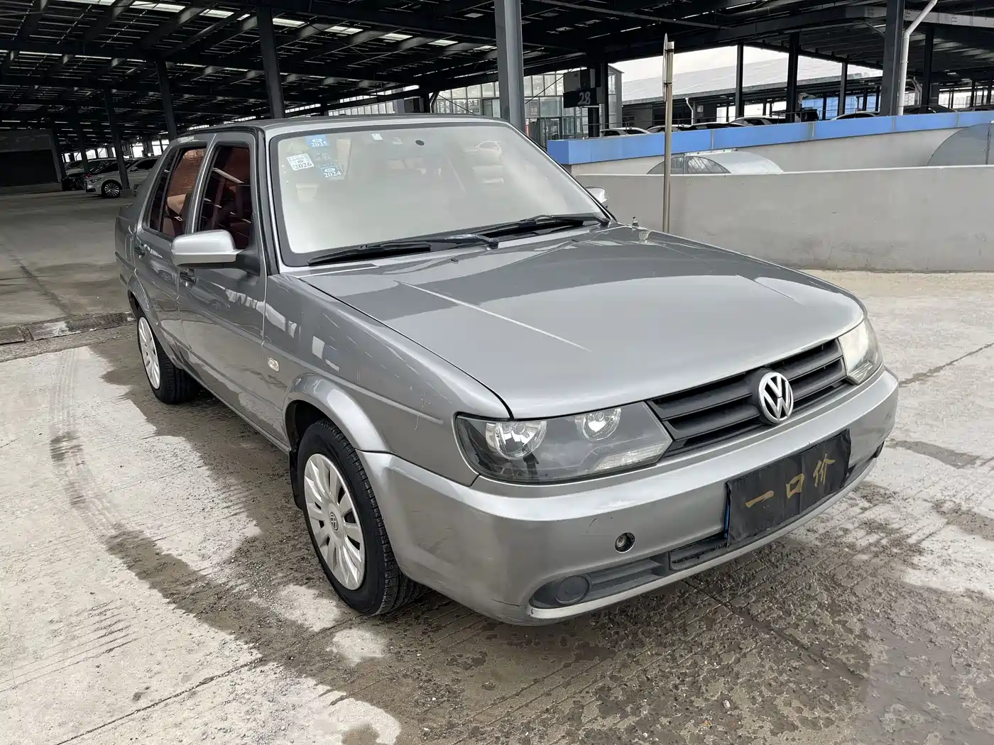Volkswagen Jetta 2010 1.6L Partner фото 3