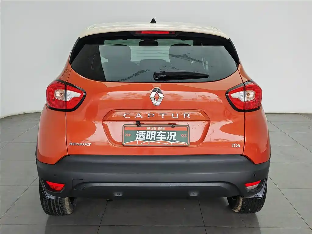 Renault Captur 2015 1.2T Automatic Comfort Edition фото 4