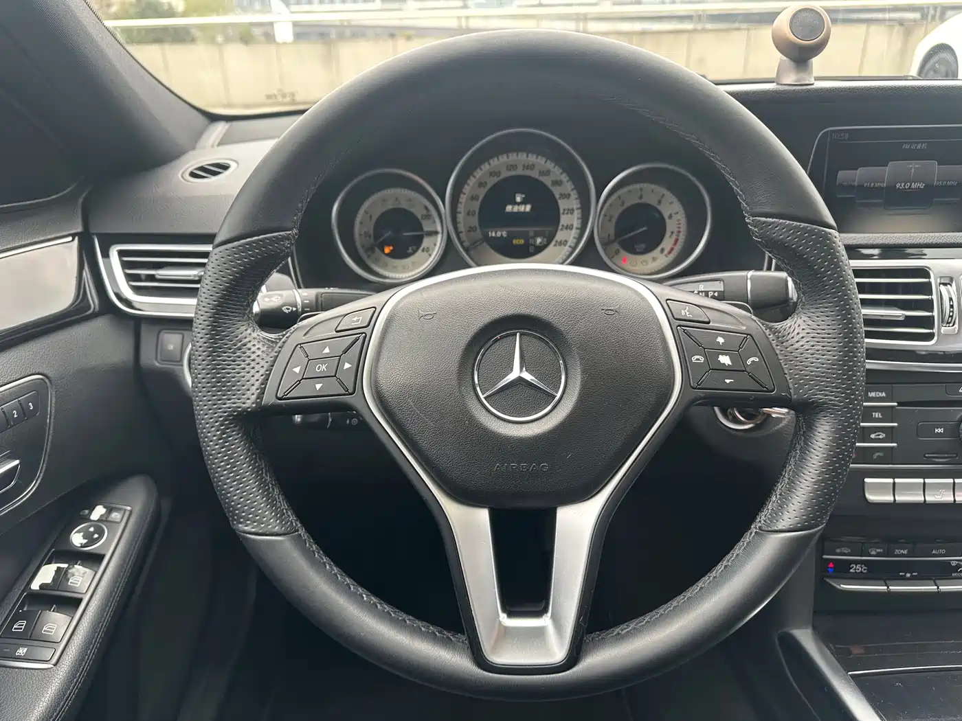 Mercedes-Benz E-Class 2015 E 260 L Sport фото 19