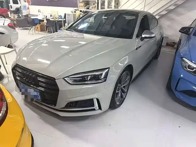AUDI S5