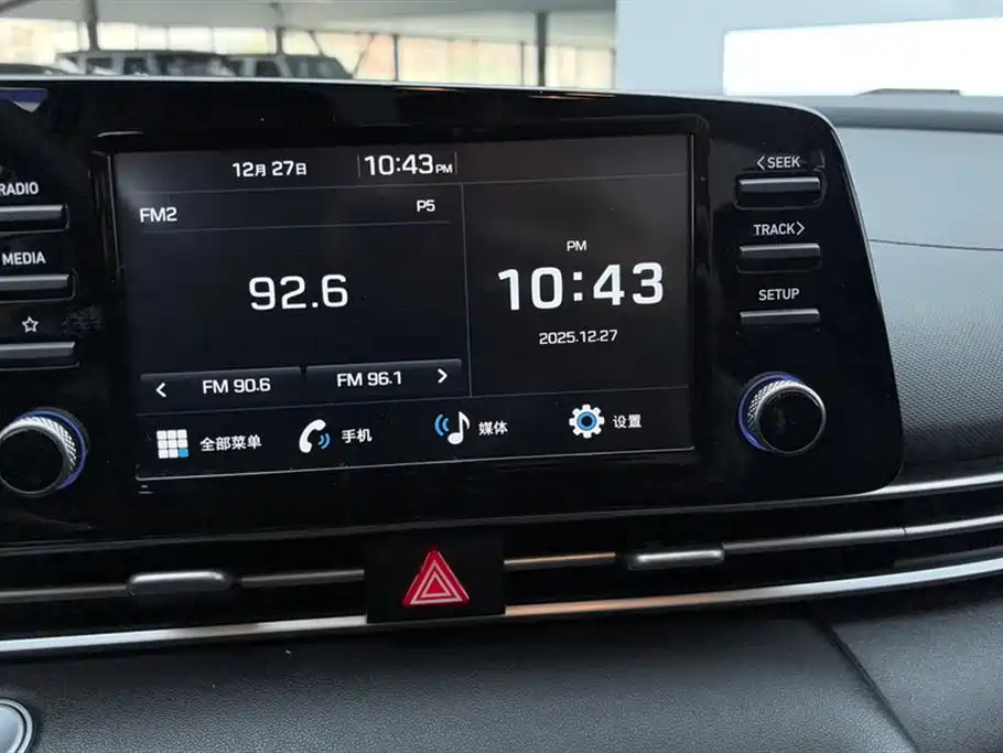 Hyundai Elantra 2021 1.5L CVT GLX Elite Edition фото 13