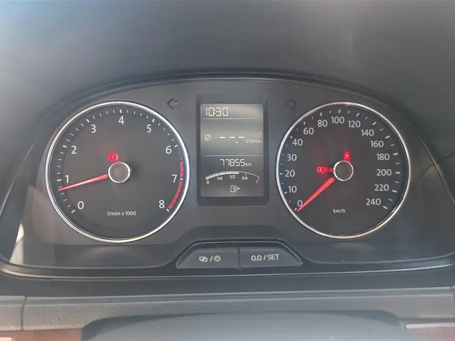 Volkswagen Lavida 2013 Facelift 1.4TSI Manual Comfort фото 14