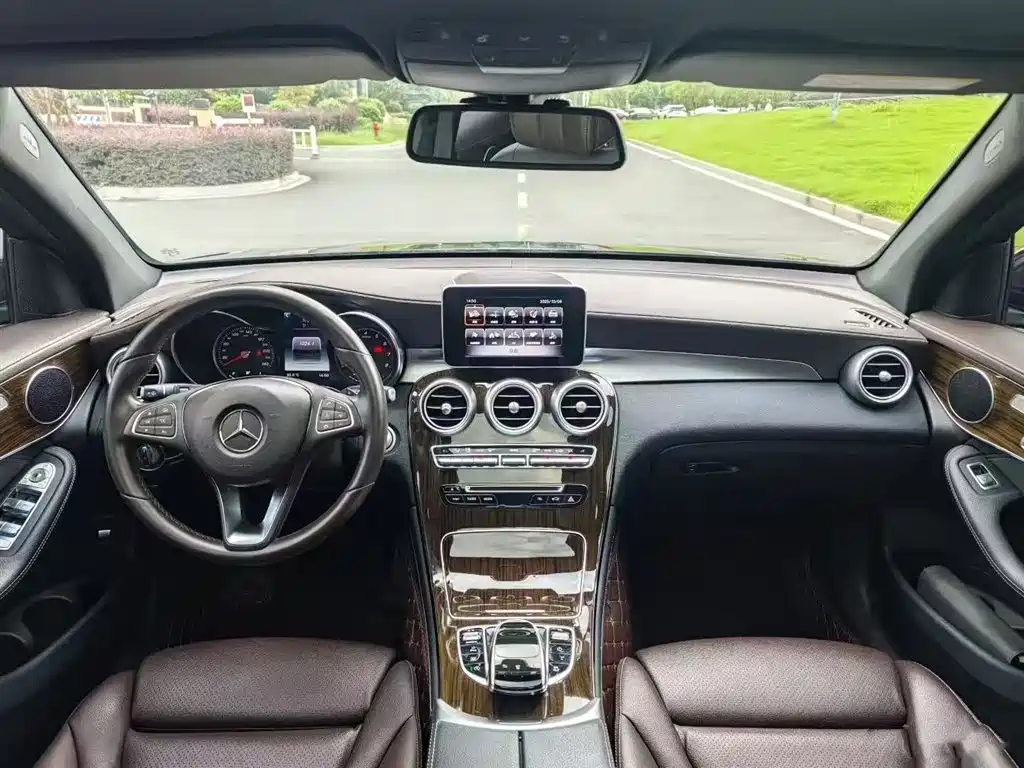Mercedes-Benz GLC 2019 GLC 260 4MATIC Dynamic фото 5
