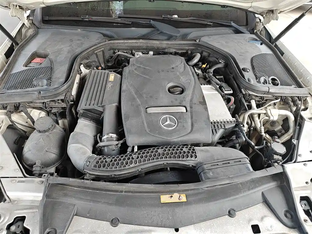 Mercedes-Benz E-Class 2016 E 200 L Sport Type фото 16