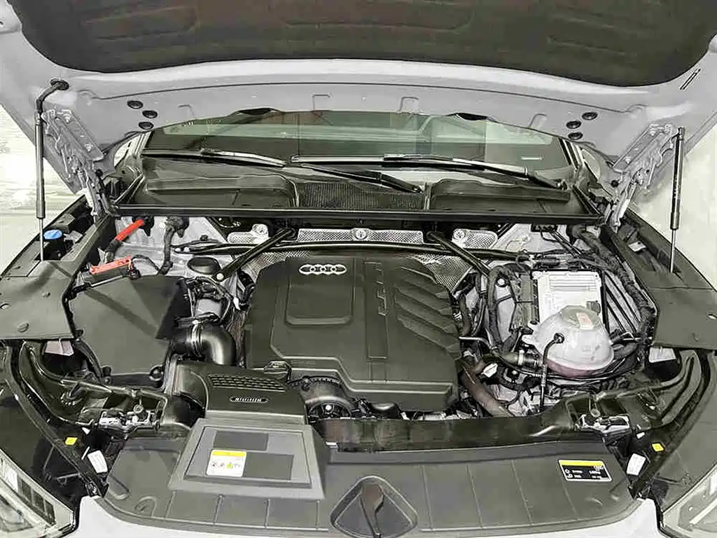 Audi Q5L 2024 Model 40 TFSI Luxury Dynamic фото 8