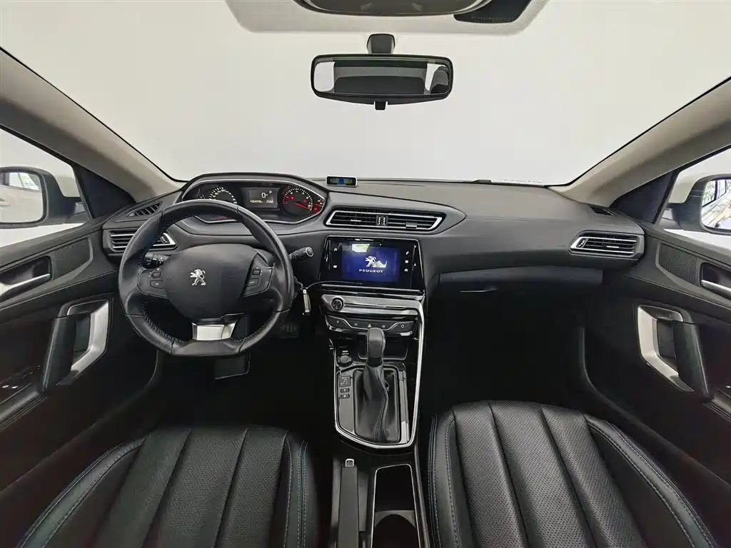 Peugeot 308 2019 1.6L Automatic Luxury Version China V фото 5