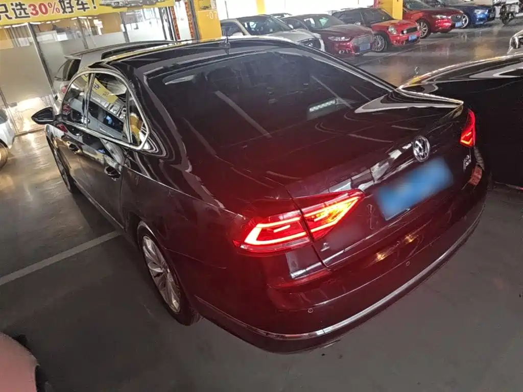 Volkswagen Passat 2017 330TSI DSG Prestige фото 5