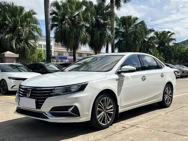  Roewe Roewe i6 2020 PLUS 1.6L Manual 4G Connected Glory Flagship Edition