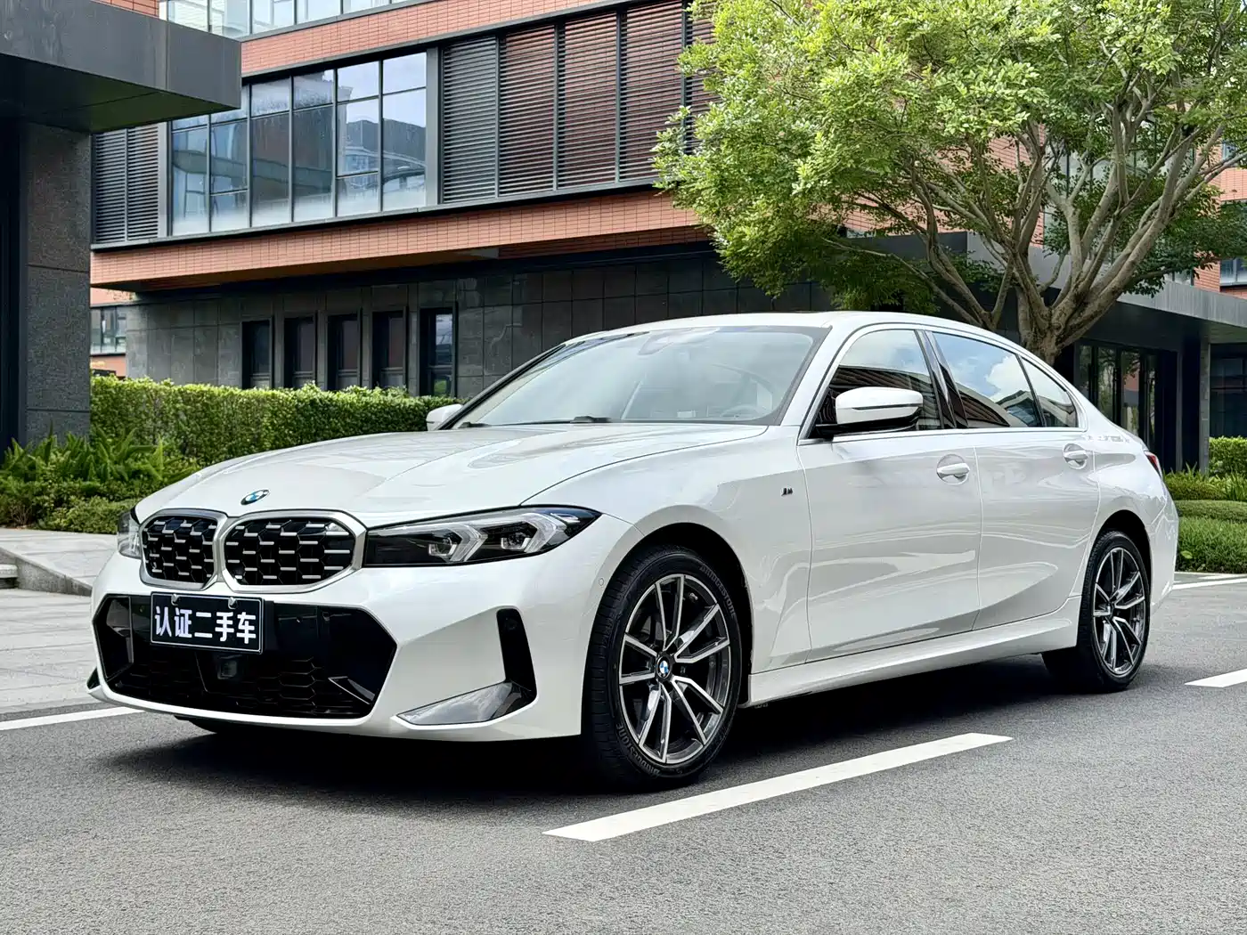 BMW 3 Series 2026 325Li M Sport Package