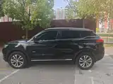 Фото 13 - Geely Atlas