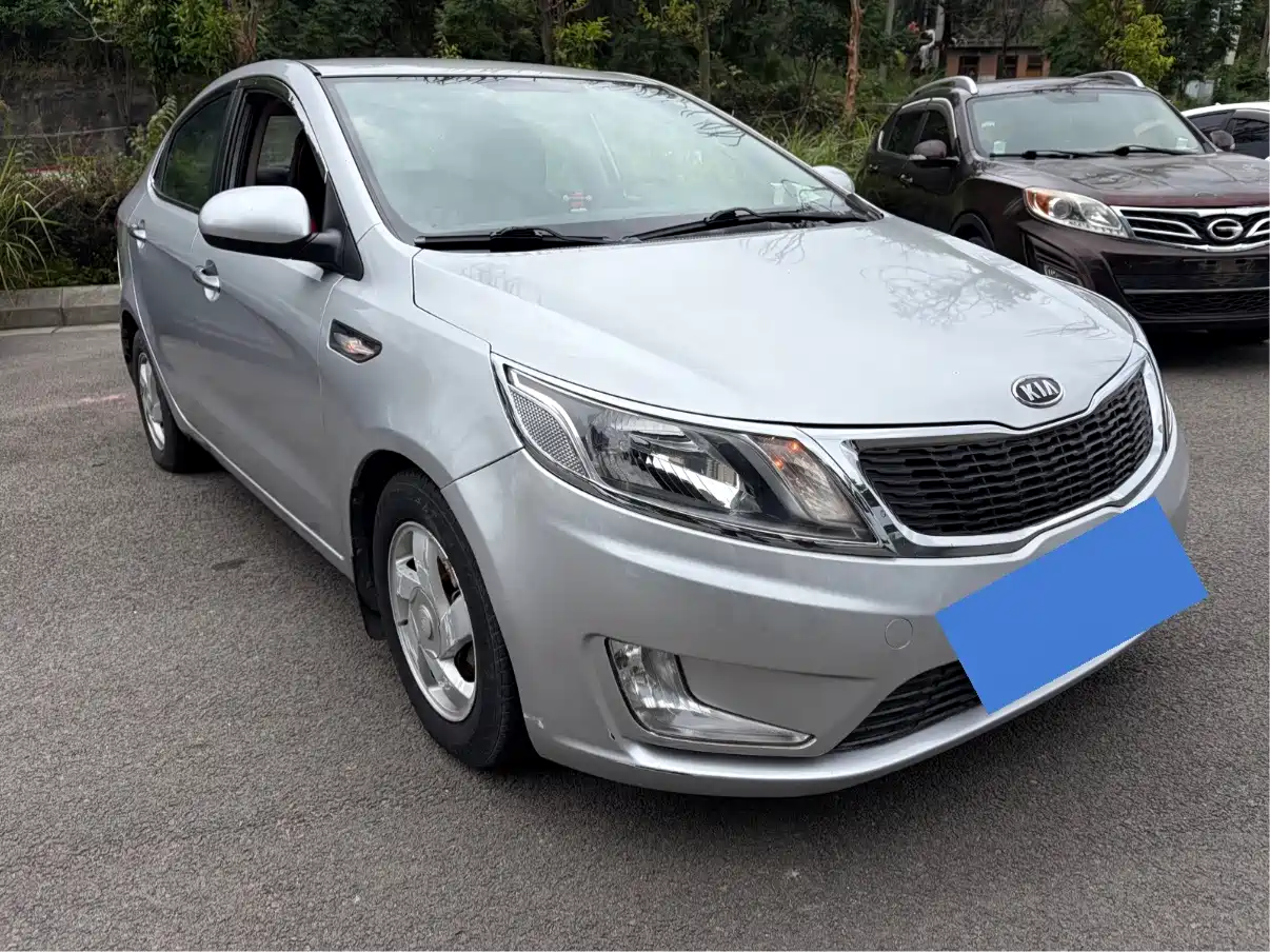 Kia K2 2011 2011 Sedan 1.4L MT GLS