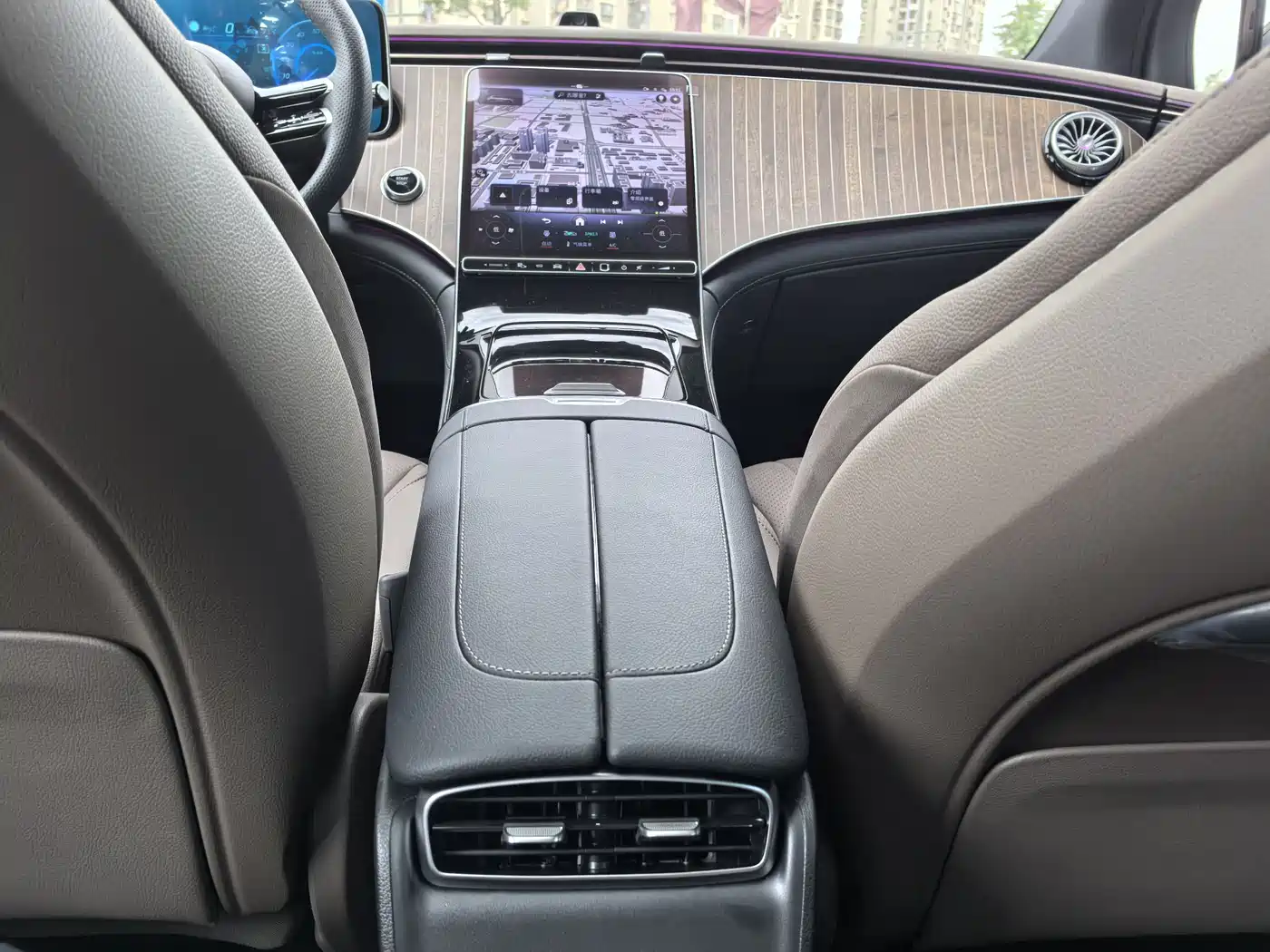 Mercedes-Benz EQE SUV 2024 500 4MATIC Luxury Edition фото 11