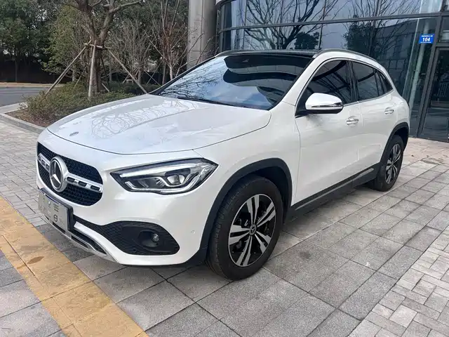 MERCEDES-BENZ GLA