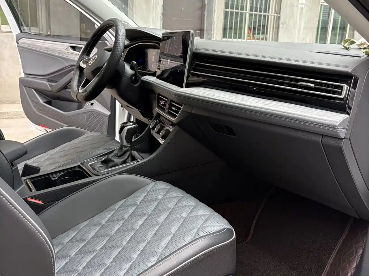 Volkswagen Sagitar 2024 300TSI DSG Surpass Edition фото 5