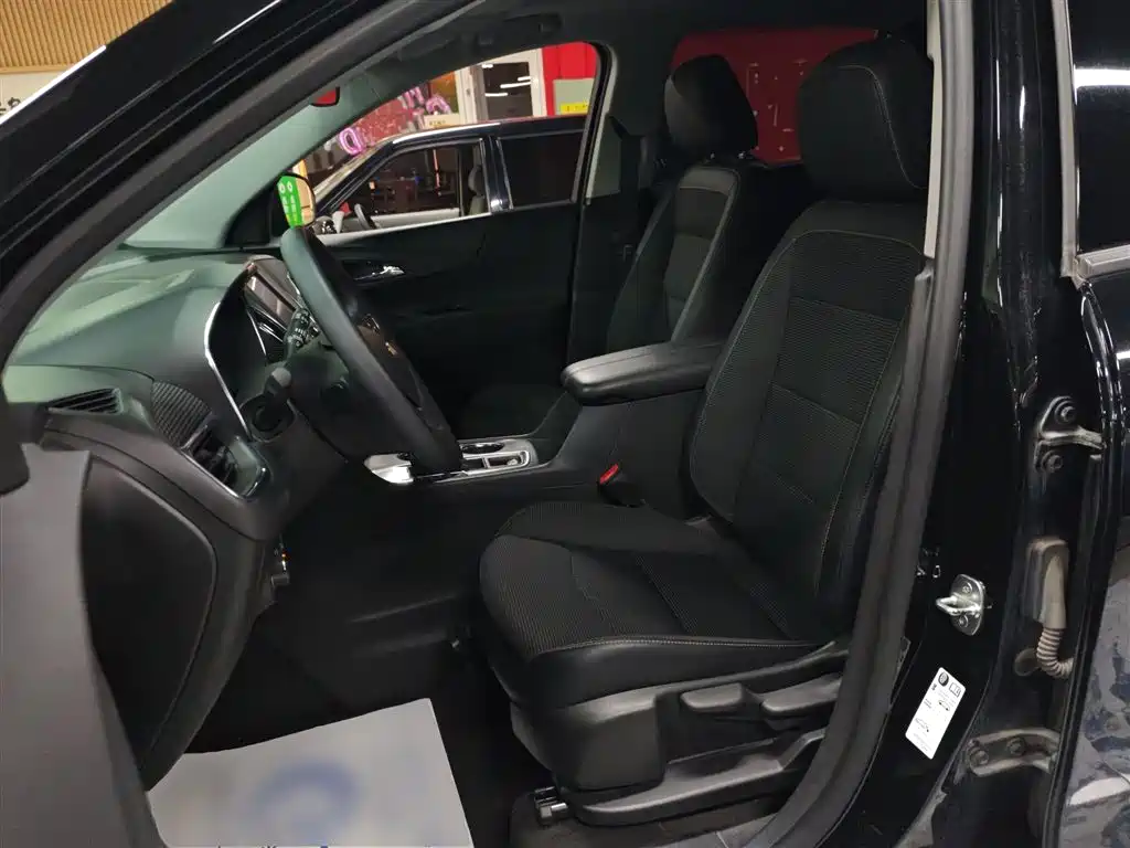 Chevrolet Equinox 2018 535T Automatic Frontier Edition фото 11