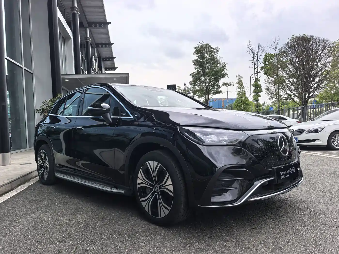 Mercedes-Benz EQE SUV 2024 500 4MATIC Luxury Edition фото 3