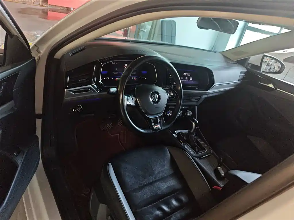 Volkswagen Sagitar 2021 280TSI DSG Surpassing Edition фото 10