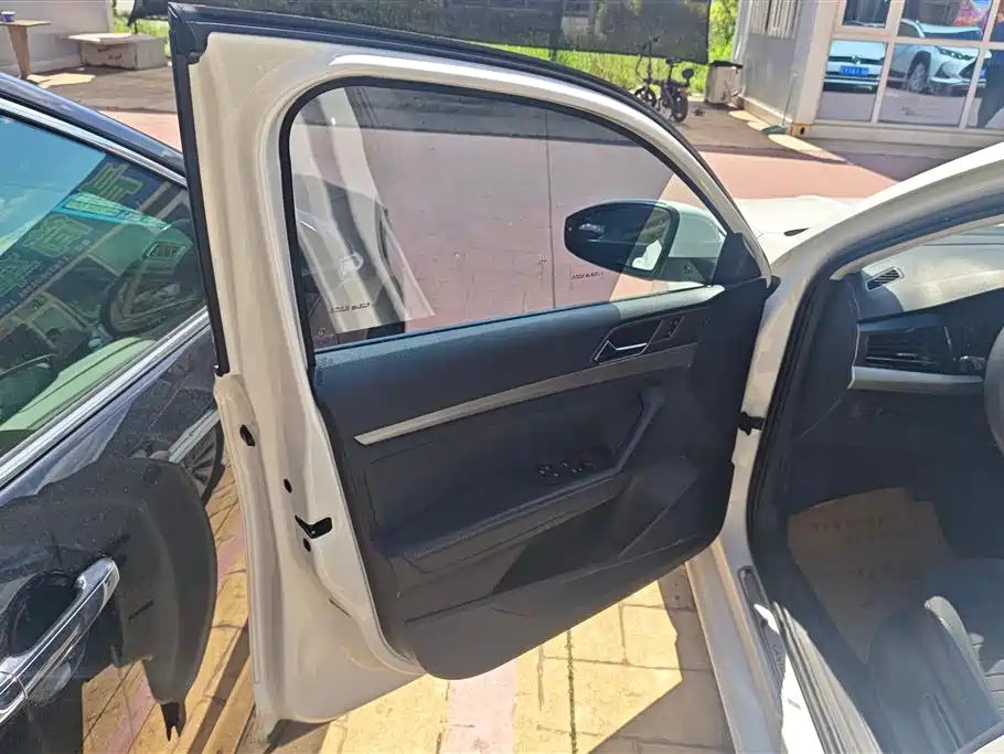 Volkswagen Lavida 2021 1.5L Automatic Vision Edition фото 7