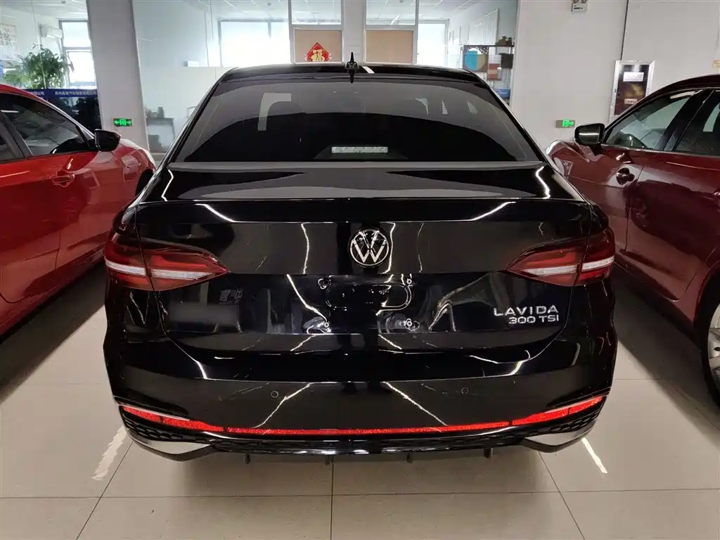 Volkswagen Lavida 2024 Model 300TSI DSG Starlight Full Comfort Edition фото 6