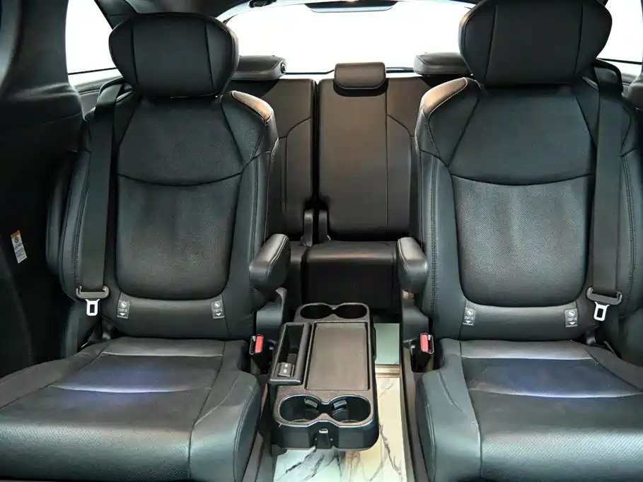 Toyota Sienna 2021 2.5L Hybrid Premium Edition фото 30
