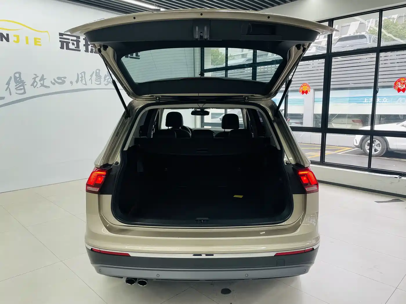 Volkswagen Tiguan L 2017 330TSI Automatic 2WD Luxury Edition фото 14