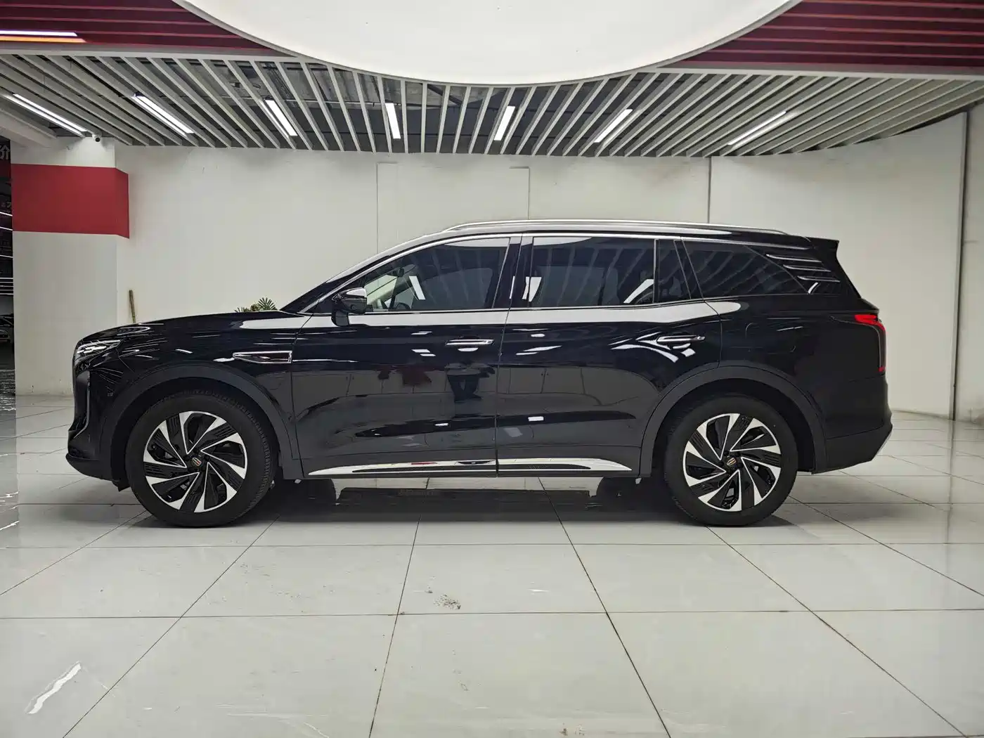 Hongqi HS7 PHEV 2024 2.0T PHEV 4WD Flagship Edition 6-seater фото 2