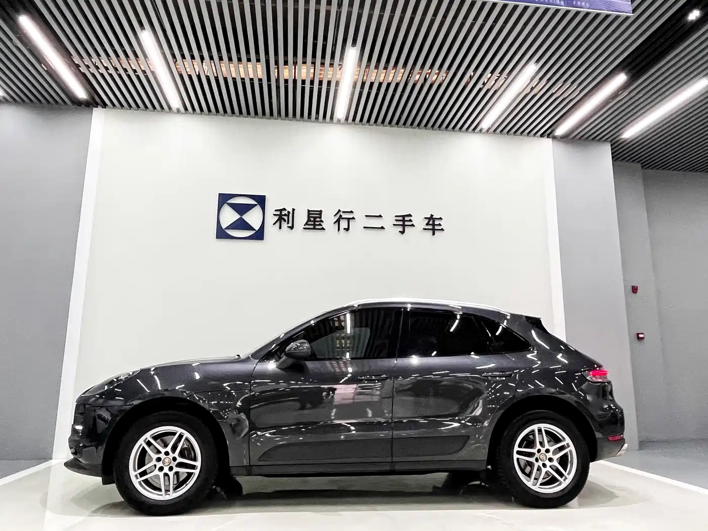 Porsche Macan 2021 Macan 2.0T фото 2