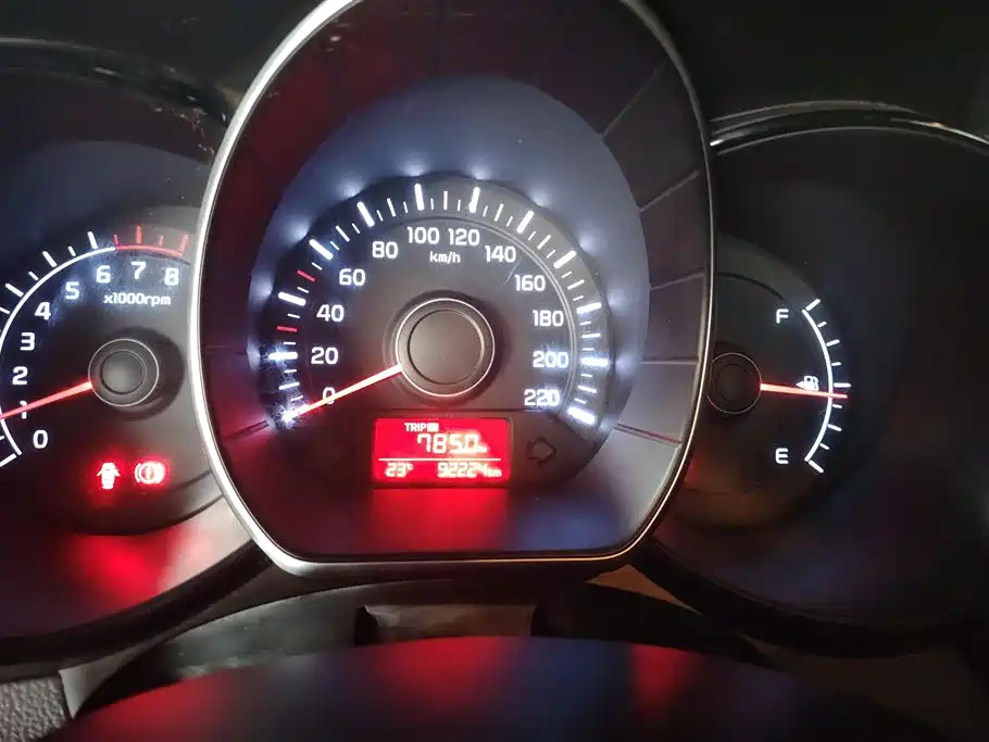 Kia K2 2015 Sedan 1.4L MT GLS фото 14