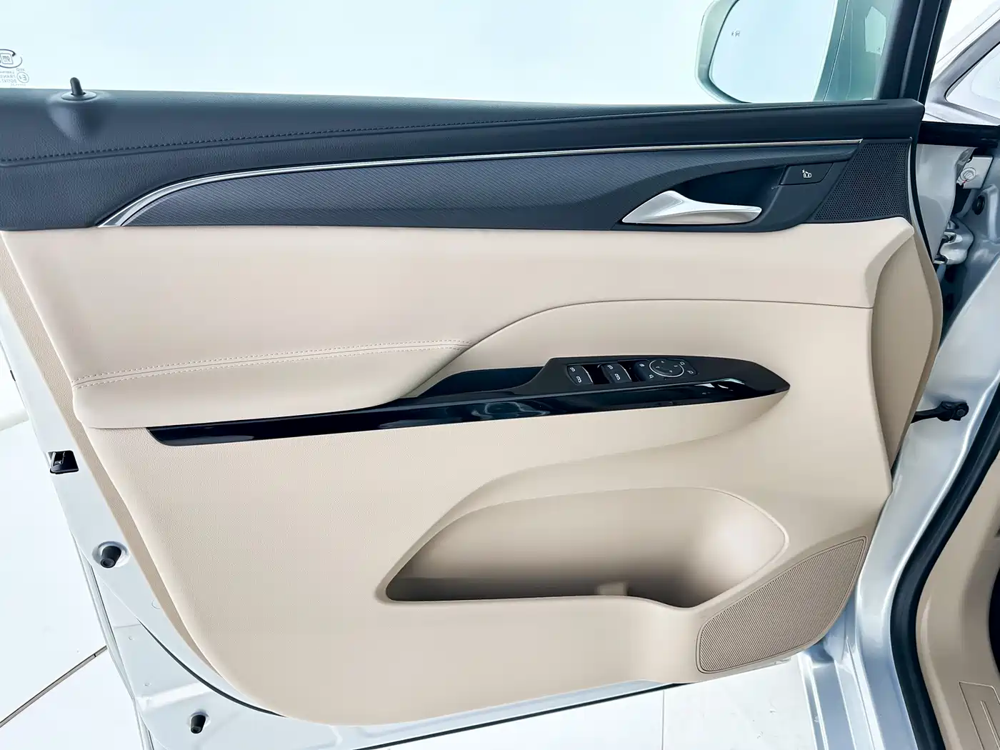 Buick GL8 New Energy 2025 Land Honor Premium Edition 7-Seater фото 8