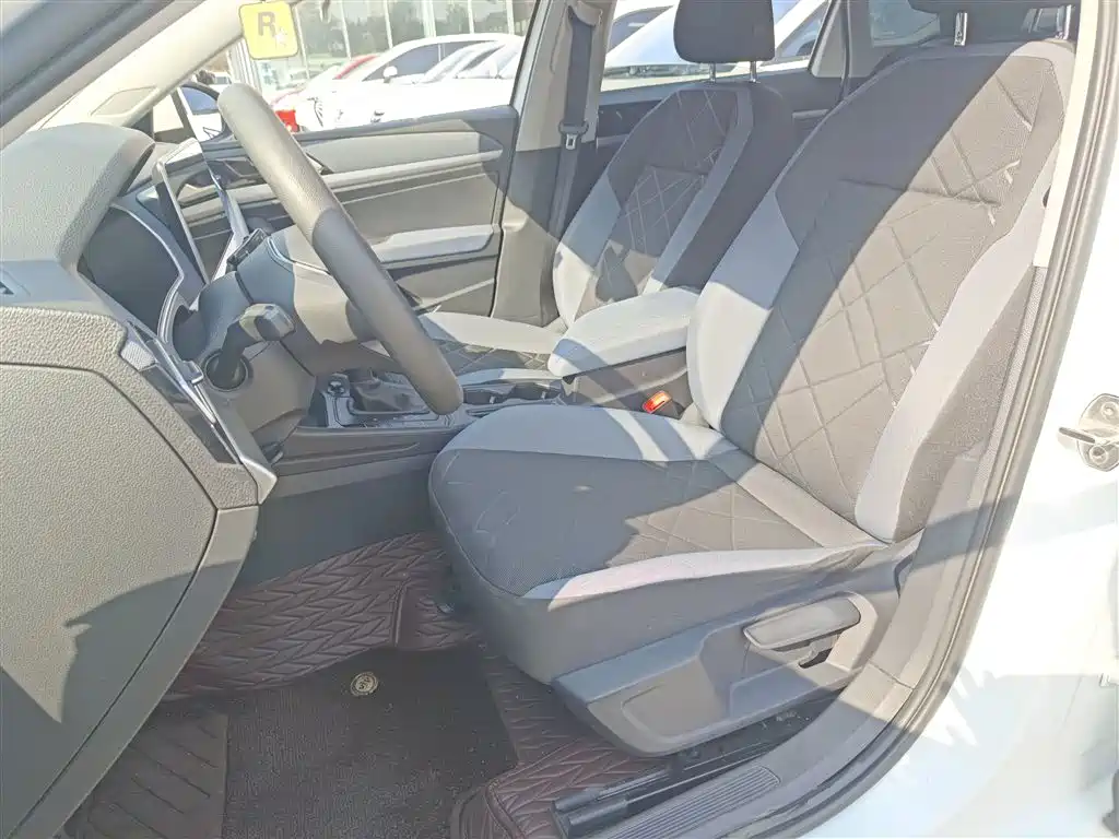 Volkswagen Lavida 2023 Facelift 1.5L Auto Comfort Edition фото 11
