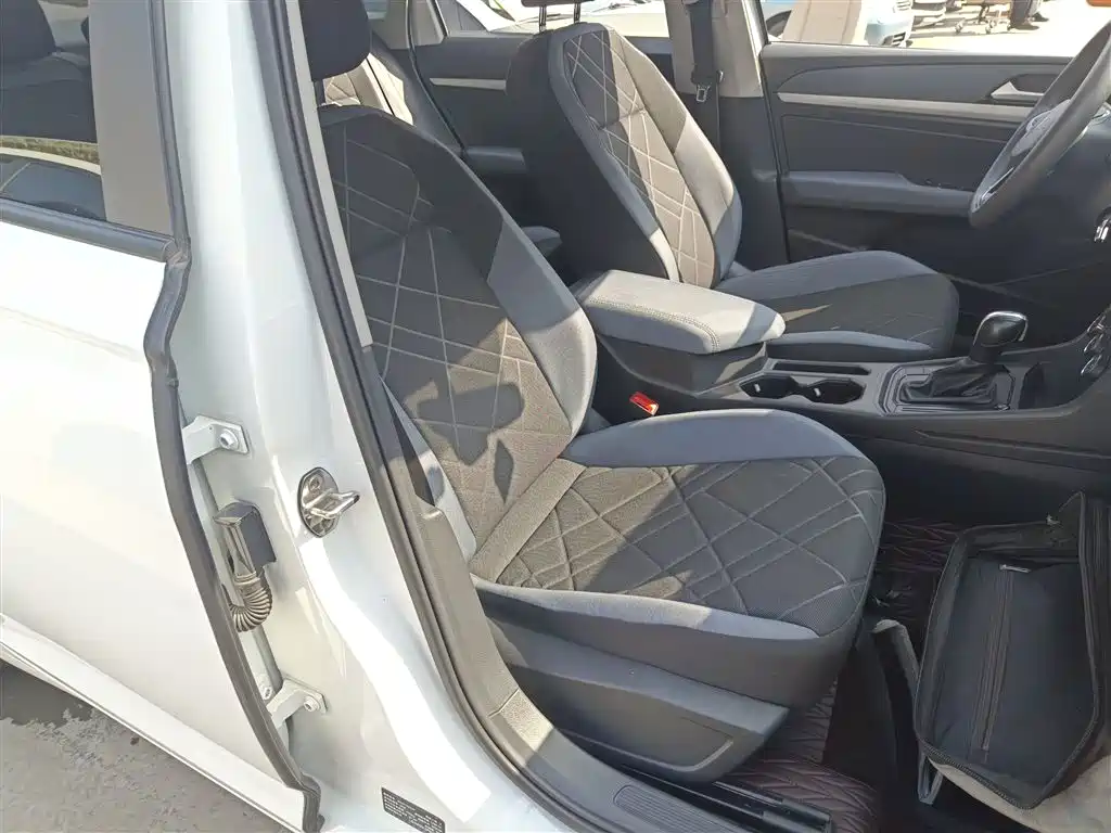 Volkswagen Lavida 2023 Facelift 1.5L Auto Comfort Edition фото 20