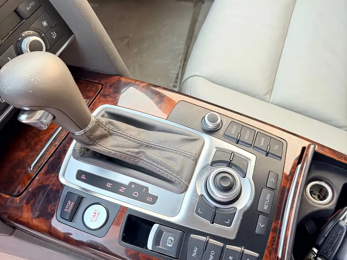 Photo 15 - Audi A6L