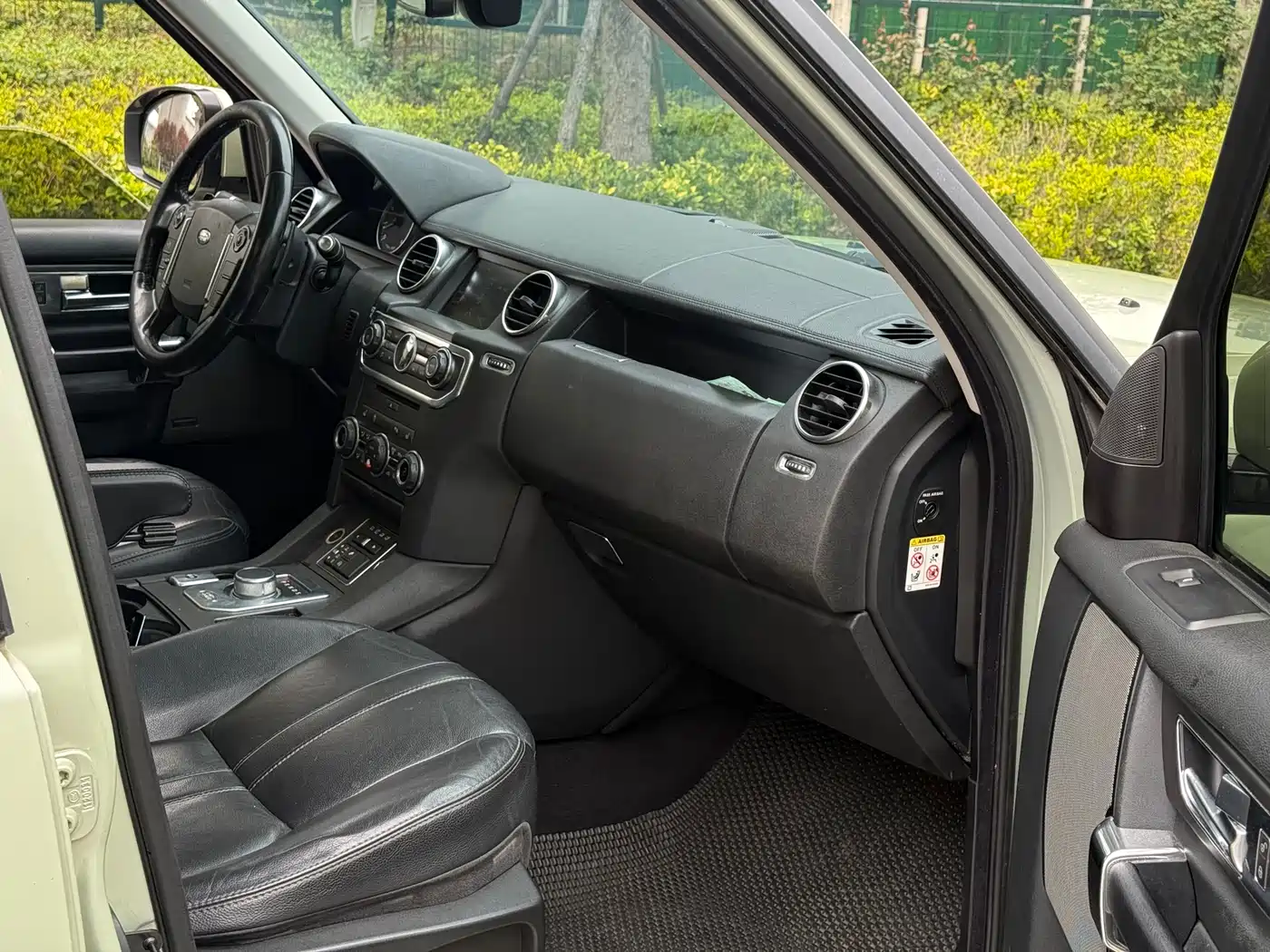 Land Rover Discovery 2014 3.0 SC V6 HSE Luxury фото 11