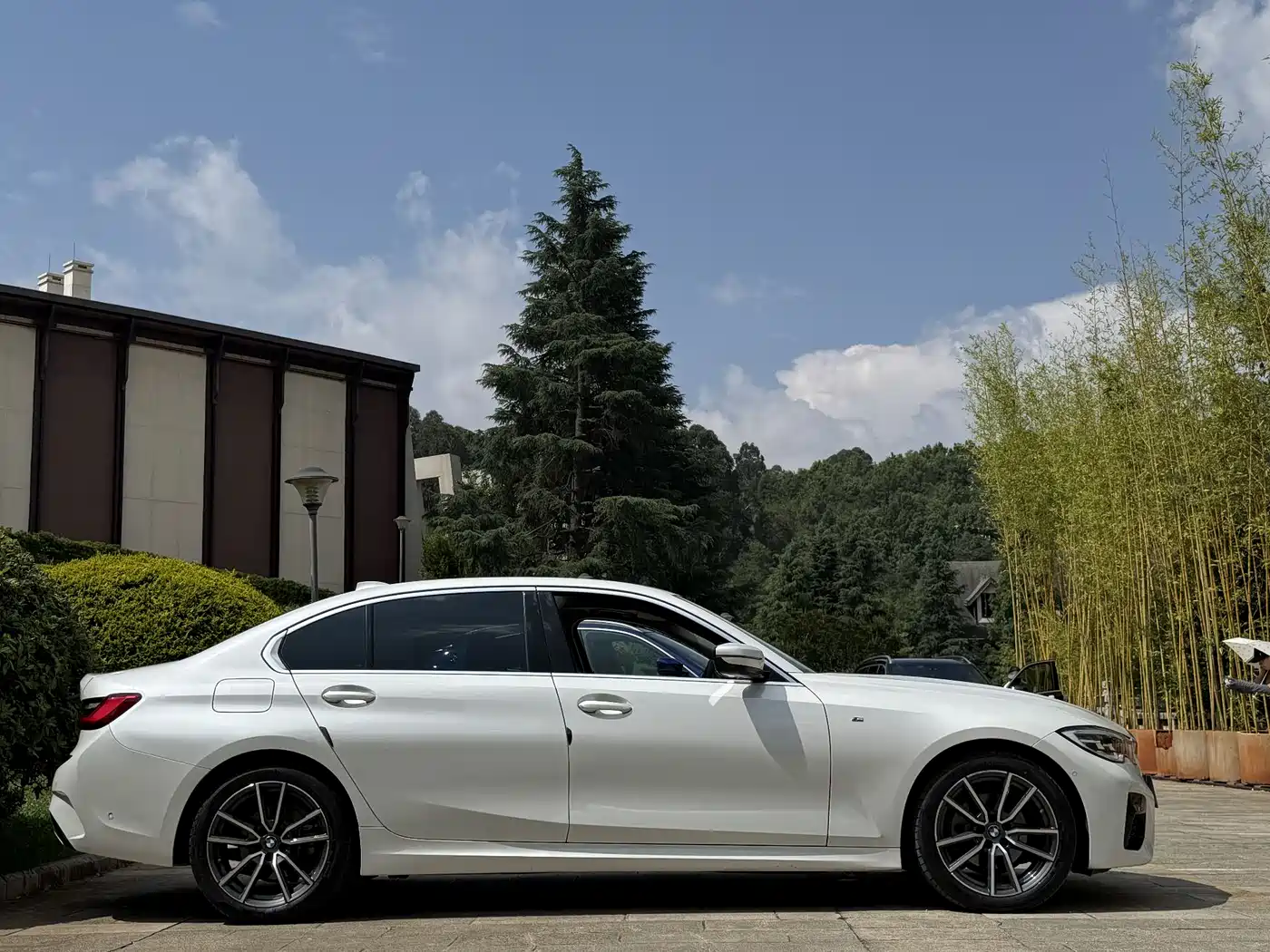 BMW 3 Series 2021 320Li M Sport Package фото 7