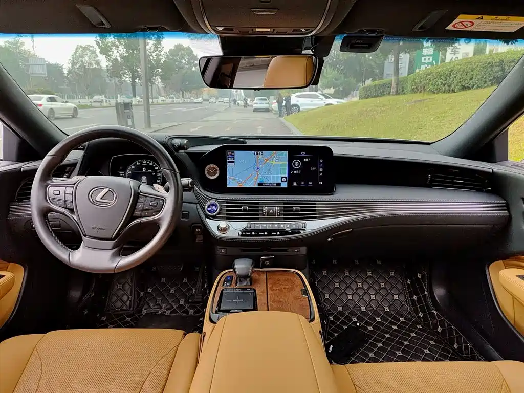 Lexus LS 2021 500h Excellence Edition фото 6