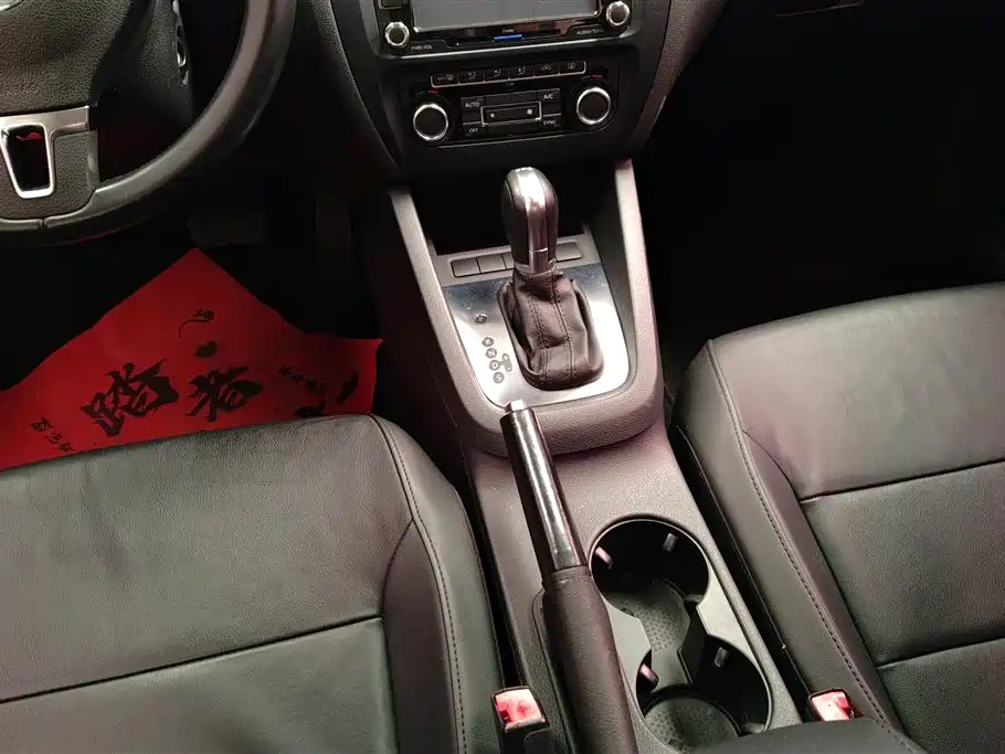 Volkswagen Sagitar 2014 1.4TSI Automatic Luxury фото 16