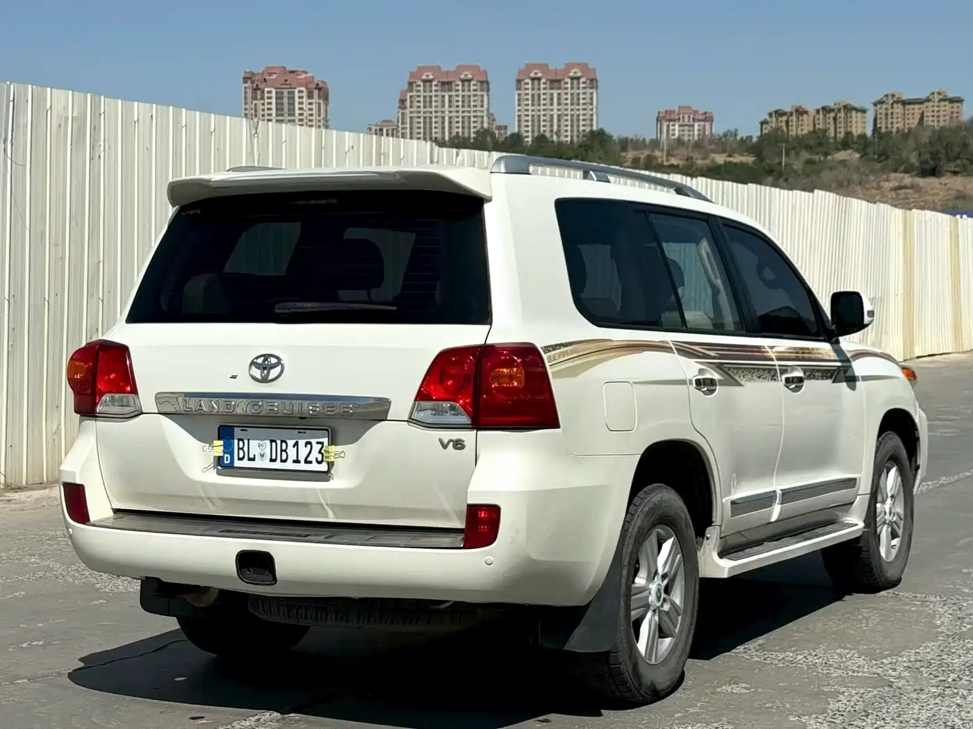 Photo 9 - Toyota Land Cruiser (Import)