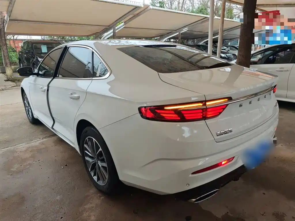 Фото 5 - Geely Preface