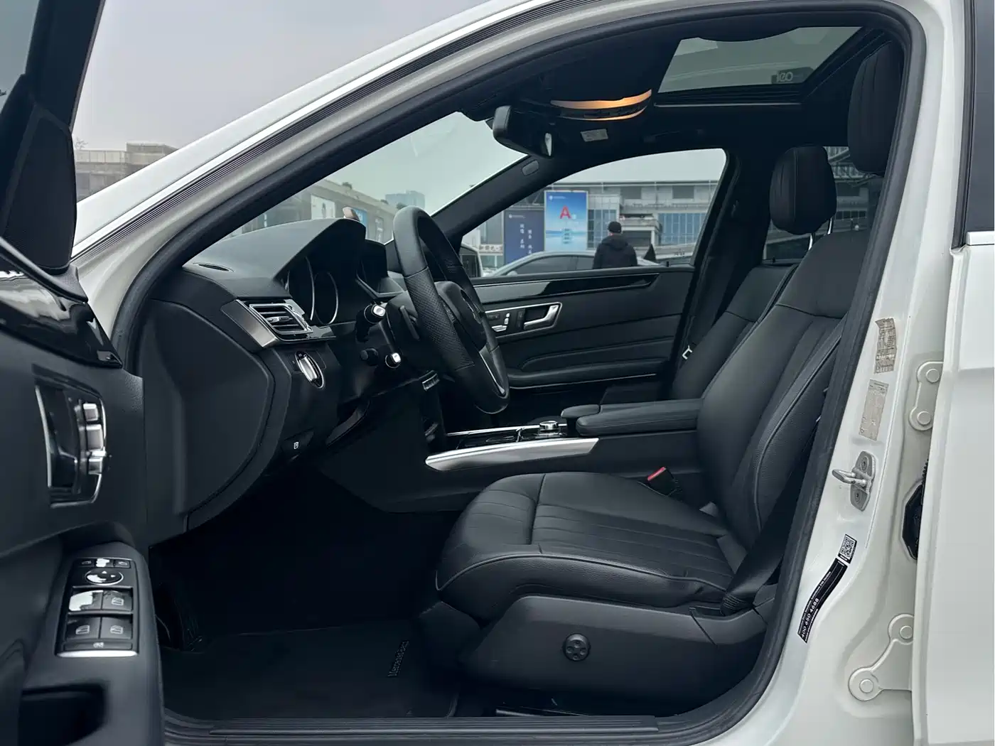 Mercedes-Benz E-Class 2015 E 260 L Sport фото 12