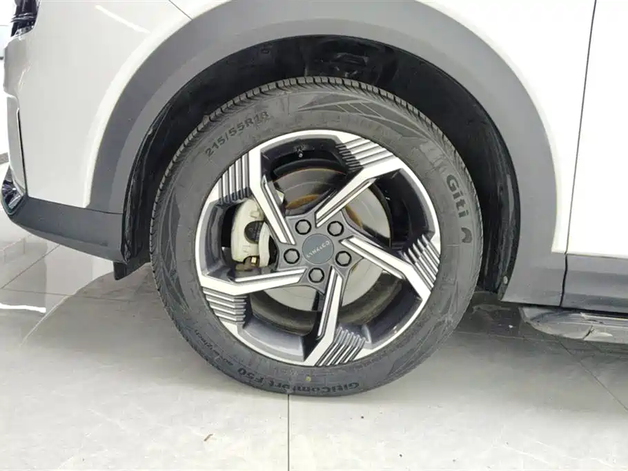 Lynk & Co 06 EM-P 2022 PHEV 84KM Range Pro фото 6