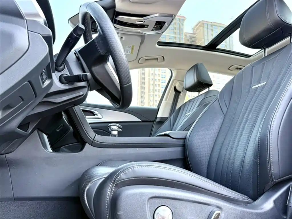 Hongqi H5 2023 1.5T HEV Smart Connect Flag Comfort фото 16