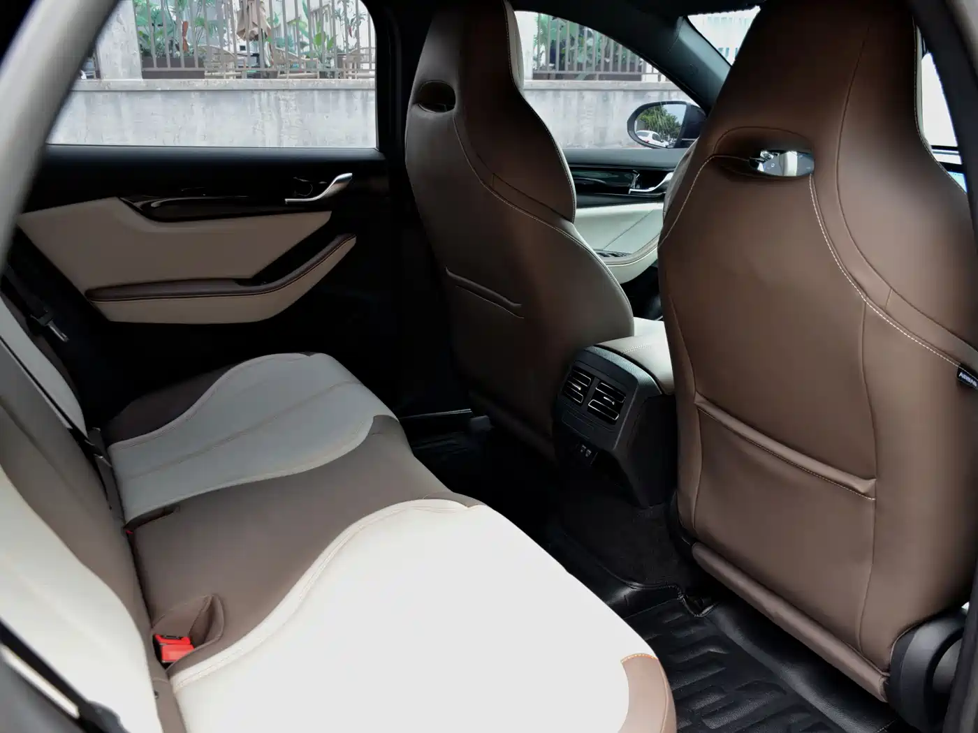 BYD Qin PLUS 2023 Champion Edition DM-i 55KM Leading фото 9