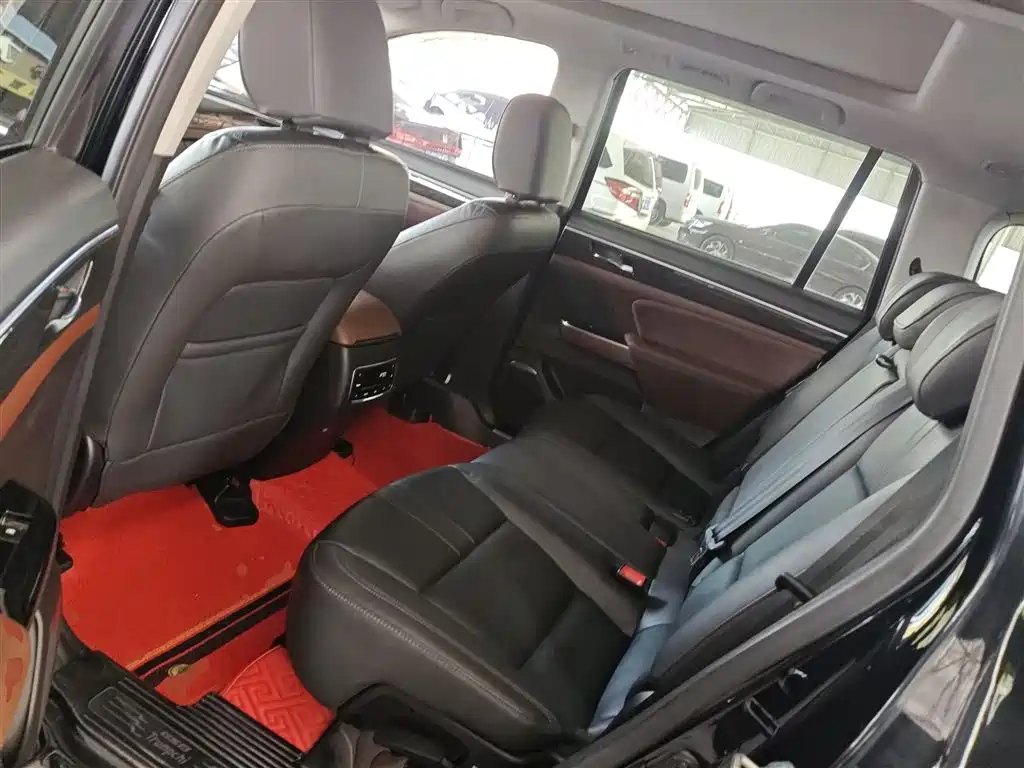 GAC Trumpchi Trumpchi GS8 2017 320T 2WD Luxury Smart Connect (7-seater) фото 17