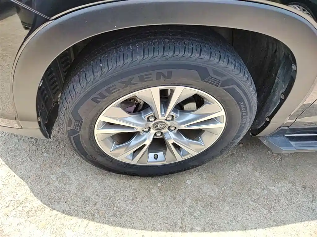 Toyota Highlander 2018 2.0T 4WD Elite 7-seater China VI фото 23
