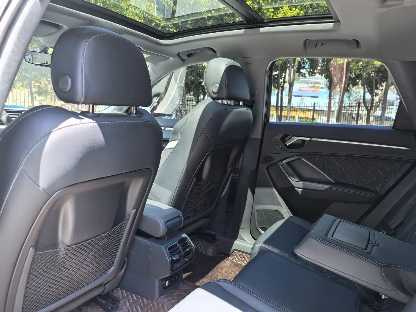 Audi Q3 2024 35 TFSI Fashion Sport фото 15