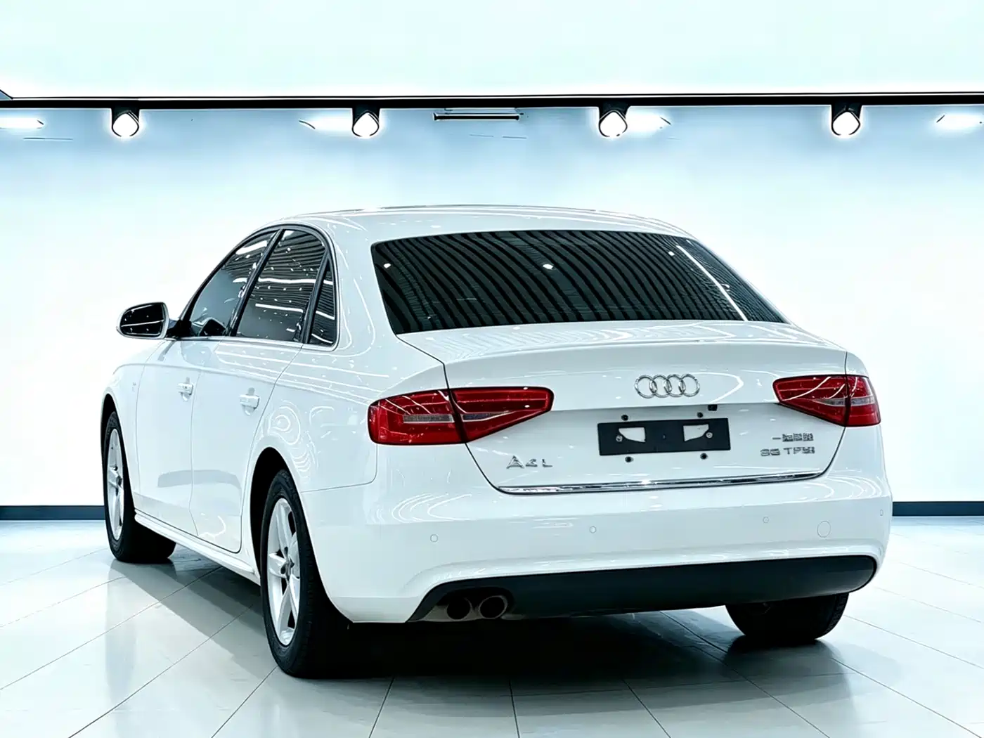 Audi A4L 2013 35 TFSI Automatic Standard фото 3