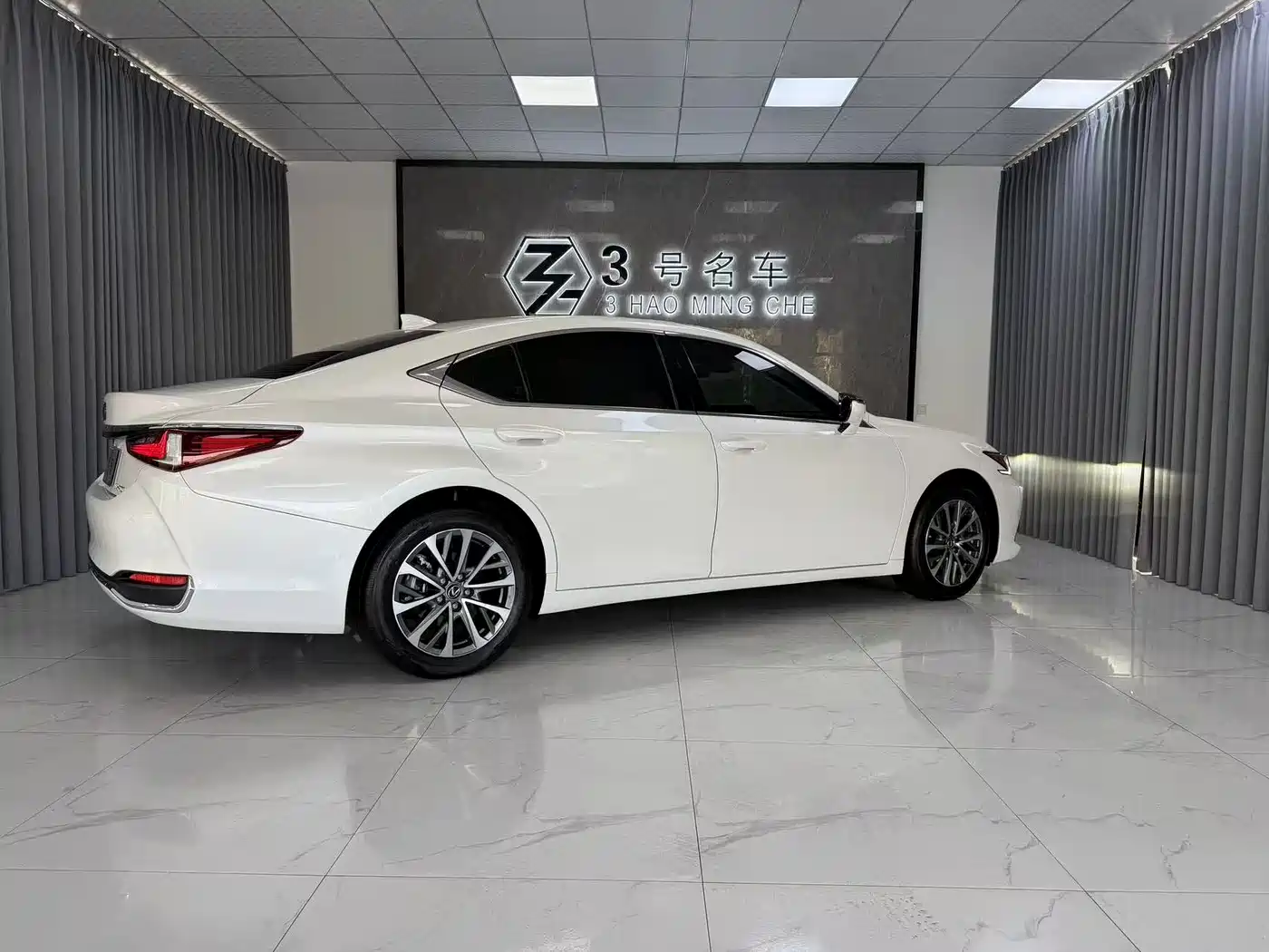 Lexus ES 2023 200 Luxury Edition фото 6