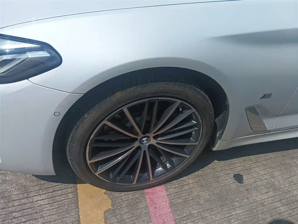 BMW 5 Series 2022 Model Second Facelift 530Li Leading M Sport Package фото 25